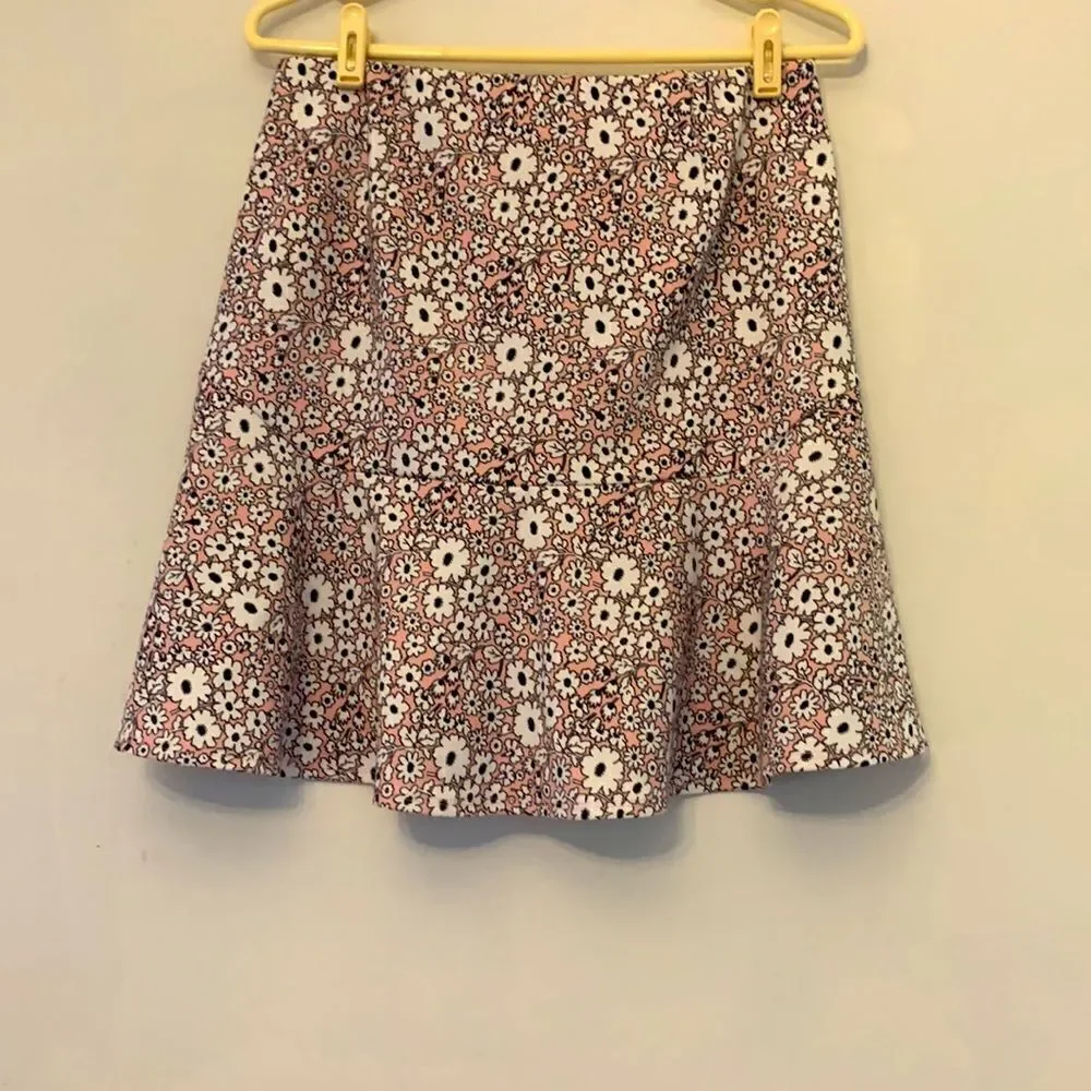 Joe Fresh adorable pink, white, black floral skirt with elastic waistband Size S - Picture 3 of 6
